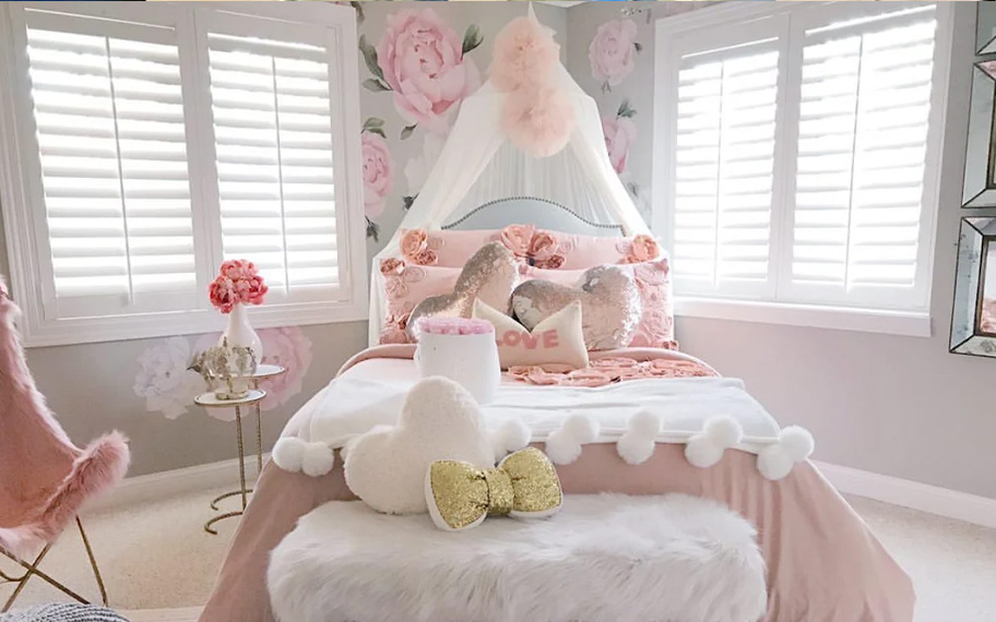Whimsical wallpaper can brighten up a kids' playroom. Photo Credit: Nanlindy